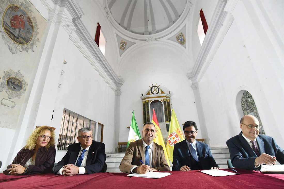 Firma de las escrituras del antiguo convento de Guadix donde irá el Museo Provincial de la Semana Santa, en imagen de archivo - (DIPUTACIÓN DE GRANADA)