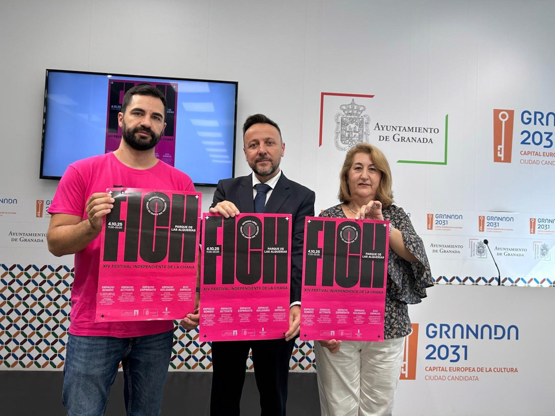 El concejal de Participación Ciudadana de Granada, Francisco Almohalla, en el centro en la imagen, ha participado en la presentación del FICH 2025 (AYUNTAMIENTO)