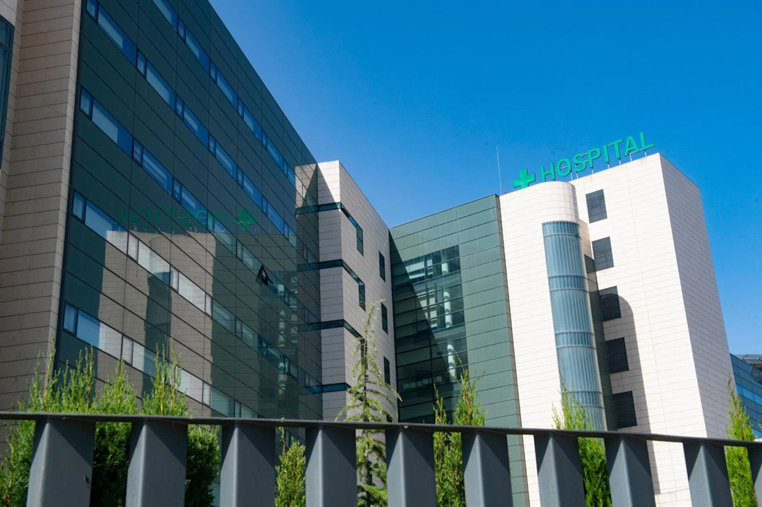 Fachada del Hospital Universitario Clínico San Cecilio de Granada, en imagen de archivo (JUNTA DE ANDALUCÍA)