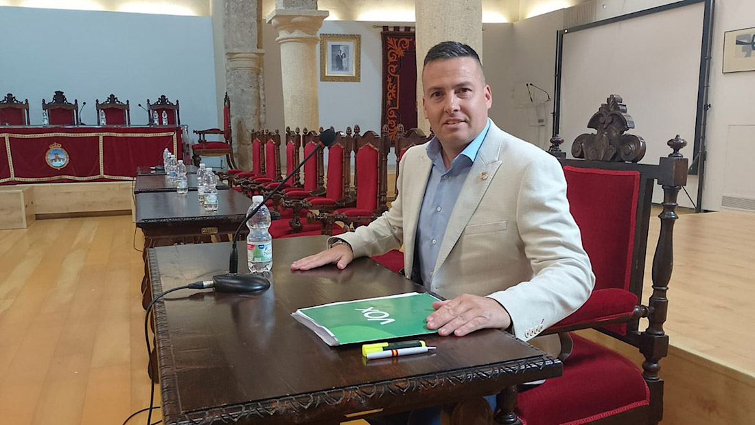 El portavoz del grupo municipal de Vox en el Ayuntamiento de Loja, Jesús Lobato (VOX)