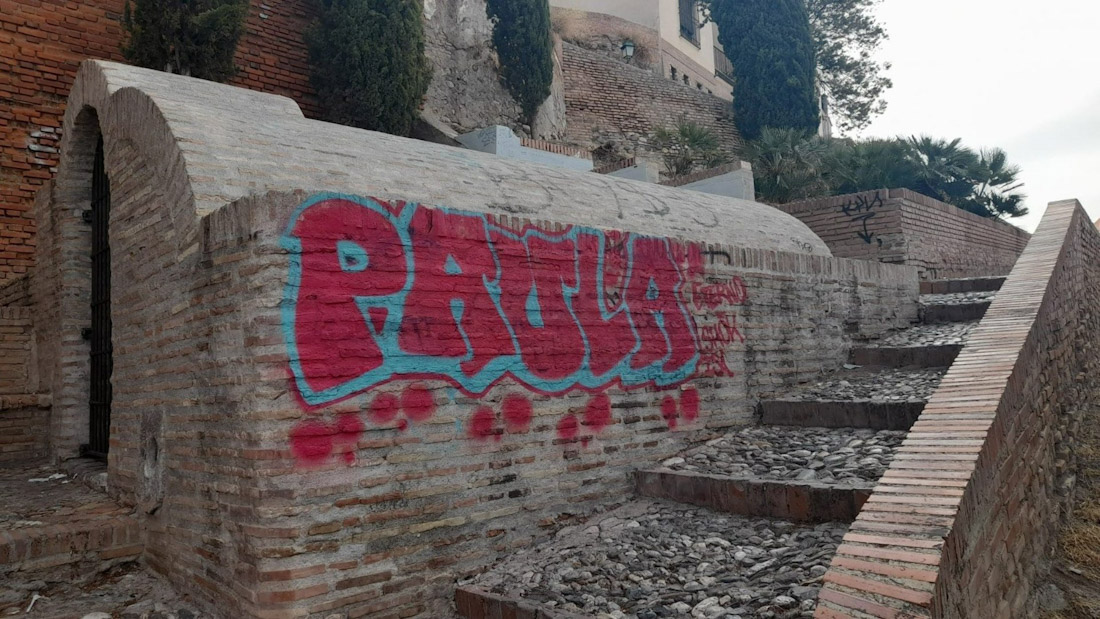 Pintada en el aljibe del Zenete (AYUNTAMIENTO)