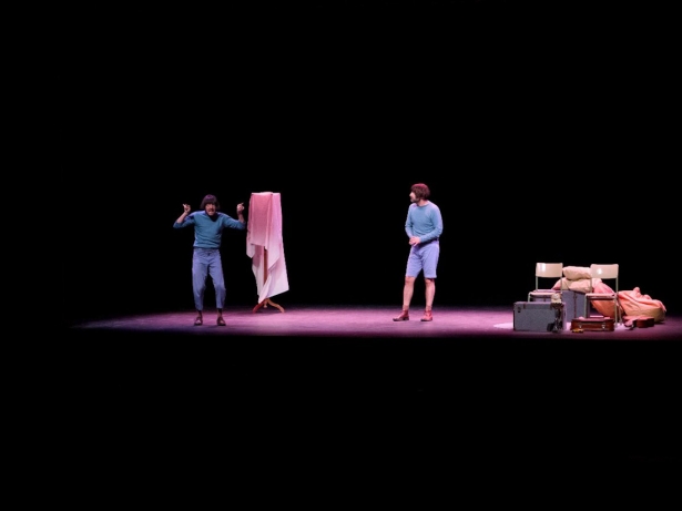 Un momento de la obra representada ayer por la compañía argentina Sutottos (TEATRO HUMOR SANTA FE)