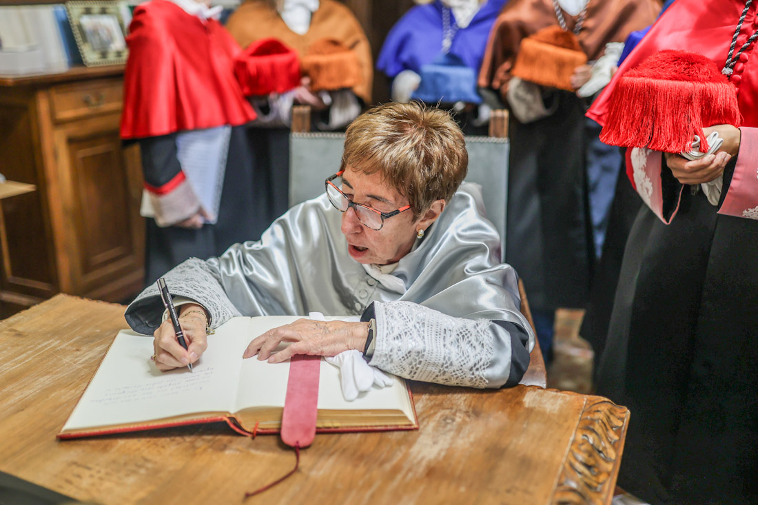 Rosa María Blasco investida Doctora de Honoris Causa por la UGR (GPMEDIA)