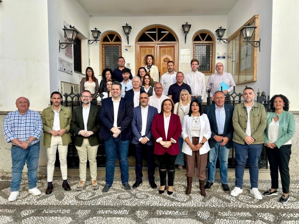 Alcaldes metropolitanos anuncian una recogida de firmas para exigir a la Junta la ampliación del metro hacia la cornisa sur. (PSOE)