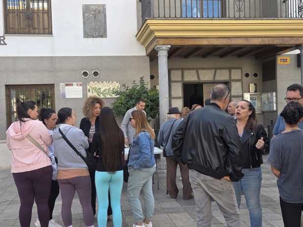 Recogida de firmas para la llegada del metro de Granada a La Zubia (AYUNTAMIENTO) Recogida de firmas para la llegada del metro de Granada a La Zubia (AYUNTAMIENTO)