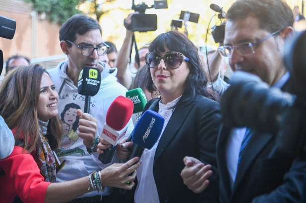 Llegada de Juana Rivas al juzgado (GPMEDIA)