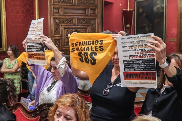 Concentración del personal de servicios sociales (GPMEDIA)