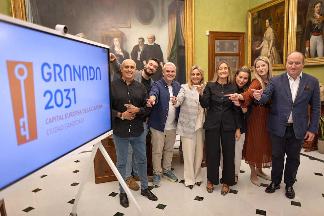 Firma de la adhesión (AYTO. GRANADA)