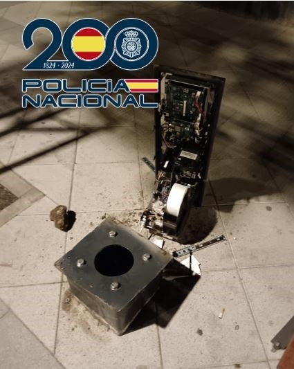 Parquímetro forzado (POLICÏA NACIONAL)