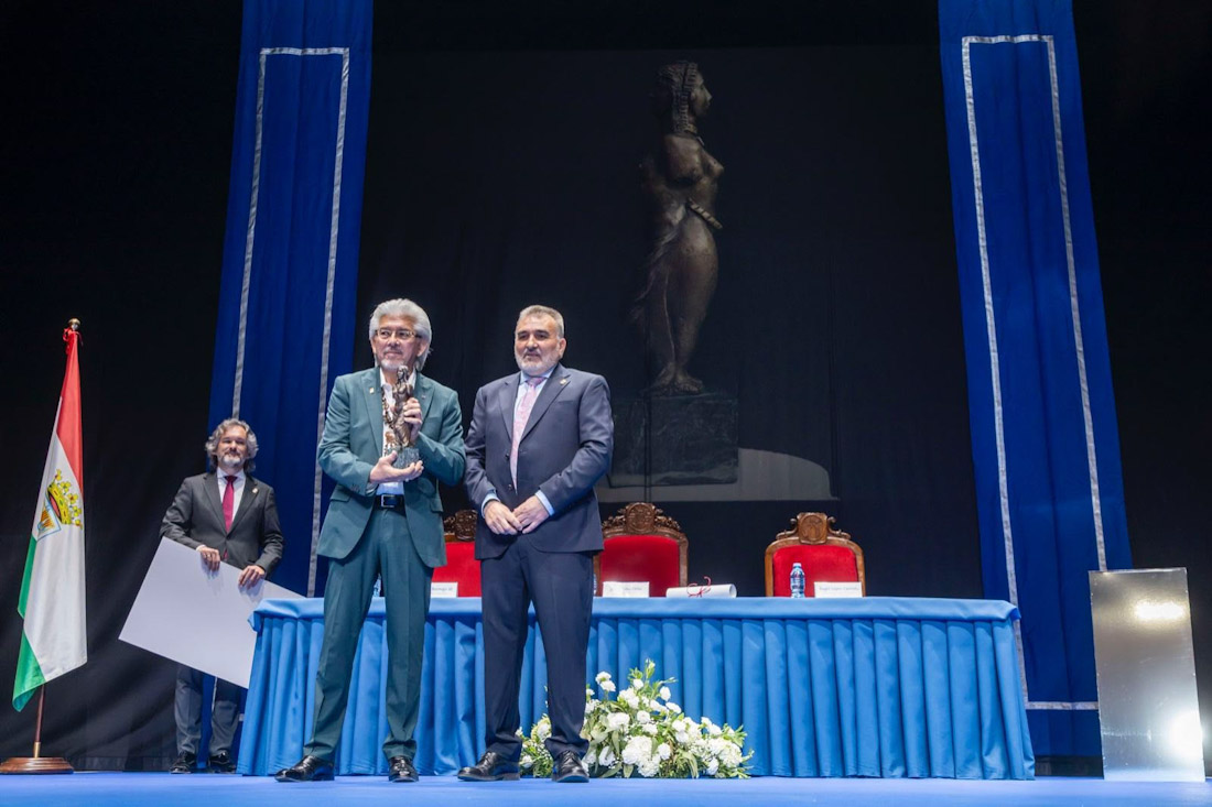 Entrega del premio (AYTO. SANTA FE)