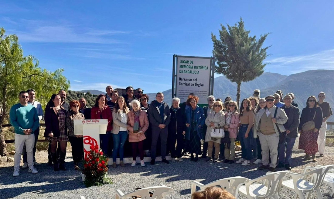 El acto en el barranco del Carrizal de Órgiva para recordar a las víctimas del franquismo (PSOE DE GRANADA)