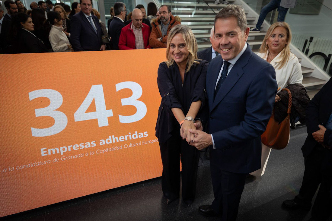 La alcaldesa de Granada, Marifrán Carazo, y el presidente de la CGE, Gerardo Cuerva (AYUNTAMIENTO)
