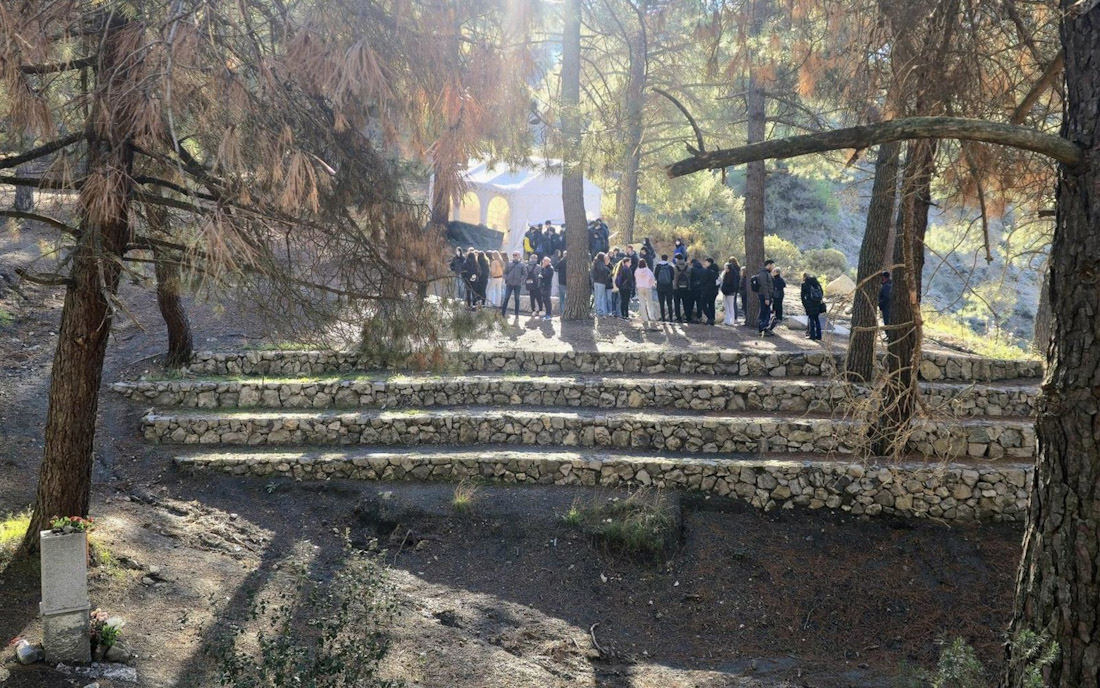 Visita del Instituto de Medicina Legal, la Fiscalía y la Universidad de Granada al Barranco de Víznar (UGR)