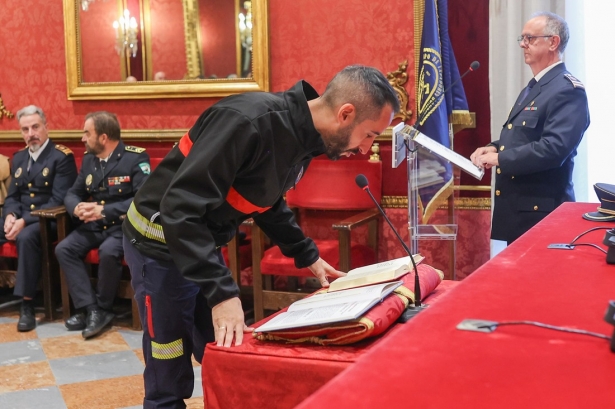Toma de posesión de los nuevos bomberos (GPMEDIA)