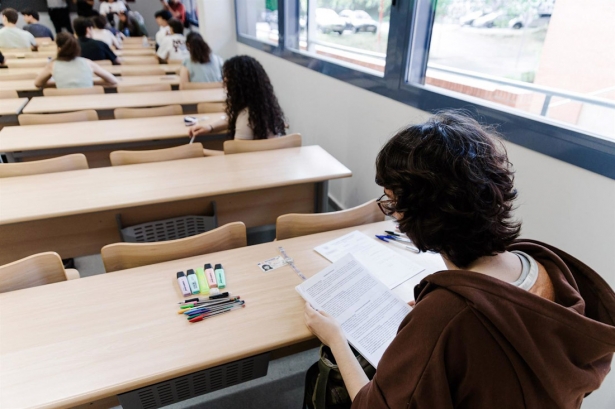 Alumnos en una prueba de acceso a la Universidad, en imagen de archivo (CARLOS LUJÁN - EUROPA PRESS)