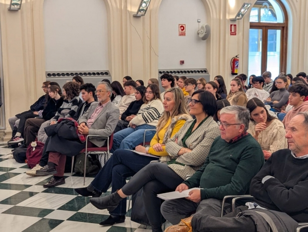 Estudiantes debaten sobre educación y la candidatura a la Capitalidad Cultural Europea 2031 (JUNTA DE ANDALUCÍA) Estudiantes debaten sobre educación y la candidatura a la Capitalidad Cultural Europea 2031 (JUNTA DE ANDALUCÍA)