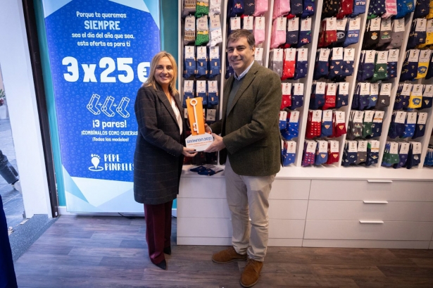 La alcaldesa de Granada, Marifrán Carazo, ha formalizado la adhesión de Pepe Pinreles a la candidatura para la Capitalidad Cultural (AYUNTAMIENTO) La alcaldesa de Granada, Marifrán Carazo, ha formalizado la adhesión de Pepe Pinreles a la candidatura para la Capitalidad Cultural (AYUNTAMIENTO)