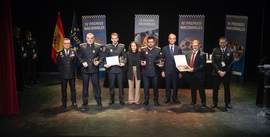 Entrega del premio (AYTO. MARACENA)