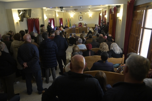 Pleno extraordinario del Ayuntamiento de Pinos Puente (GPMEDIA)