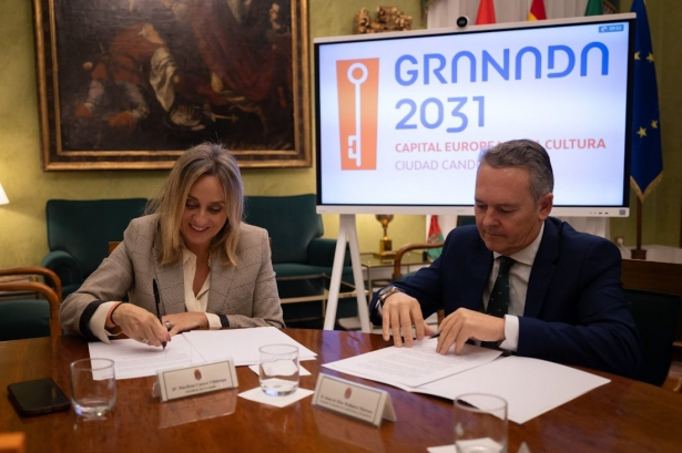 Firma de la adhesión (AYTO. GRANADA)