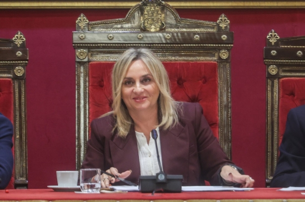 La alcaldesa de Granada, Marifran Carazo durante el pleno (GPMEDIA)