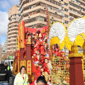 Una de las carrozas de los Reyes Magos en la Cabalgata de Granada (GP MEDIA)