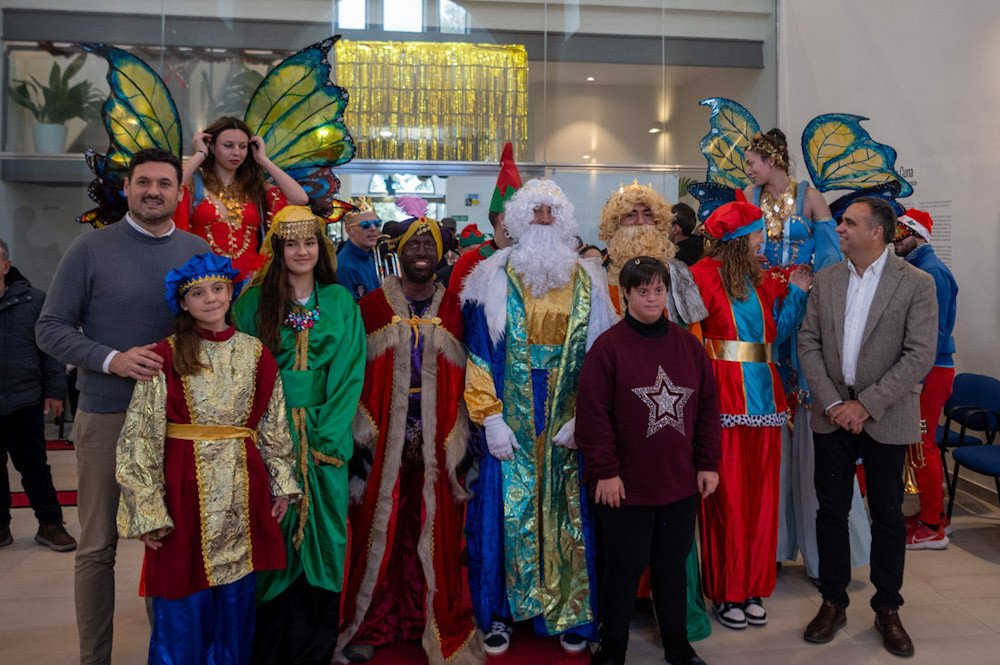 Los Reyes Magos visitan a los usuarios de los Centros Sociales de la Diputación de Granada (DIPUTACIÓN DE GRANADA)