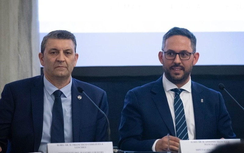 Firma del convenio (DIPGRA) Firma del convenio (DIPGRA)