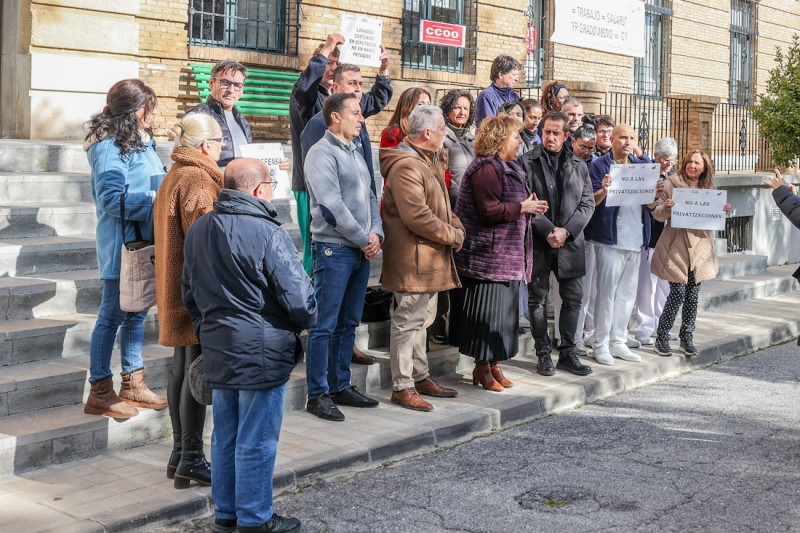 Protesta ante Diputación (GPMEDIA) Protesta ante Diputación (GPMEDIA)
