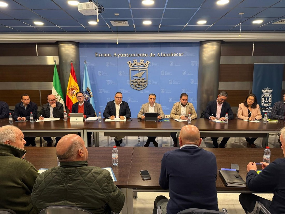 Reunión de Diputación de Granada, Ayuntamiento de Almuñécar, y Mancomunidad de Municipios de la Costa Tropical con regantes (DIPUTACIÓN)