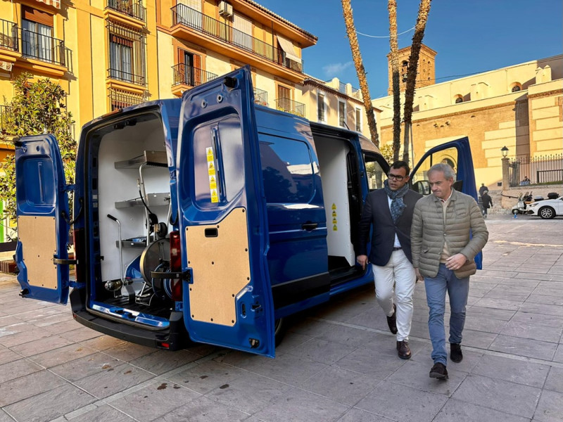 Nuevo vehículo de limpieza (AYTO. MOTRIL) Nuevo vehículo de limpieza (AYTO. MOTRIL)