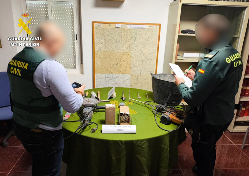 (GUARDIA CIVIL)