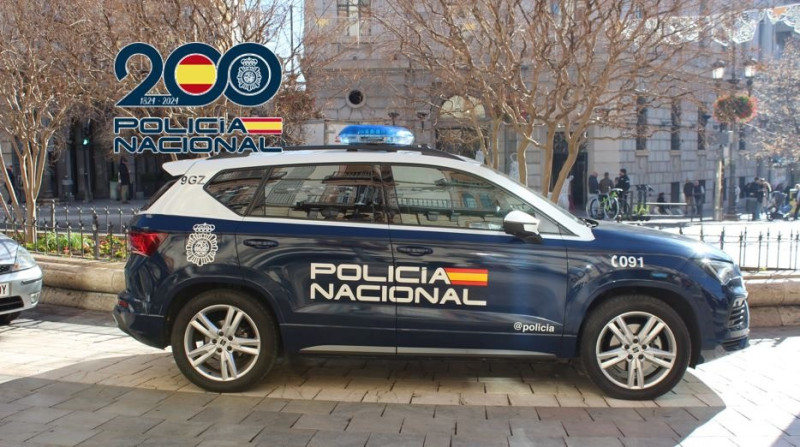 Vehículo de la Policía Nacional (POLICIA NACIONAL) Vehículo de la Policía Nacional (POLICIA NACIONAL)
