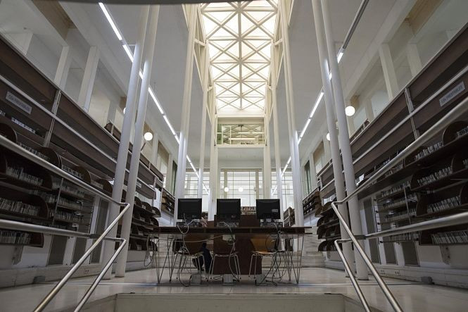 La Biblioteca Pública de Andalucia, gestionada por la Consejería de Cultura de la Junta (JUNTA) La Biblioteca Pública de Andalucia, gestionada por la Consejería de Cultura de la Junta (JUNTA)