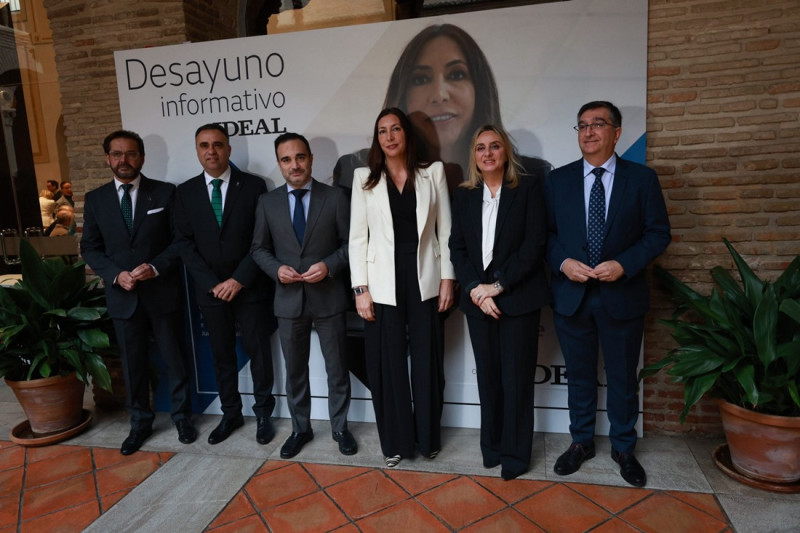 Participantes en el desayuno informativo (JUNTA) Participantes en el desayuno informativo (JUNTA)