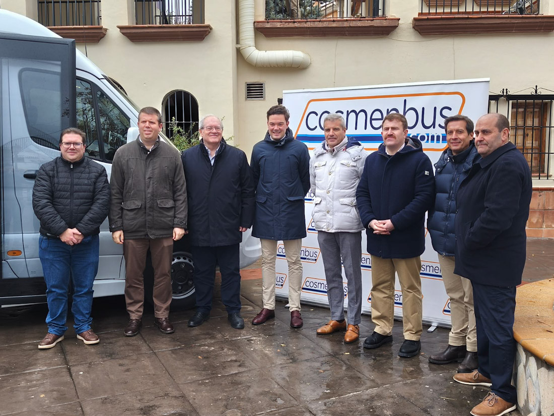 Presentación del nuevo autobús (JUNTA)