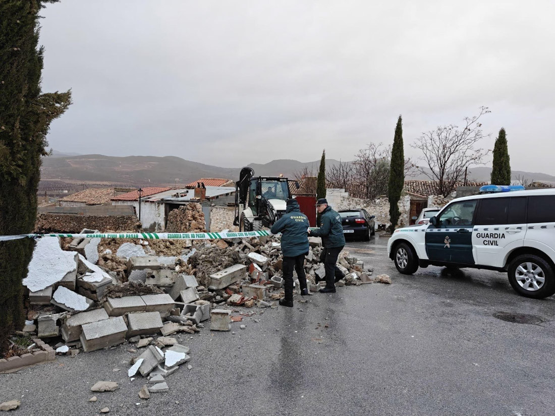 Herido por la caída de un muro en Puebla de Don Fadrique (GUARDIA CIVIL)