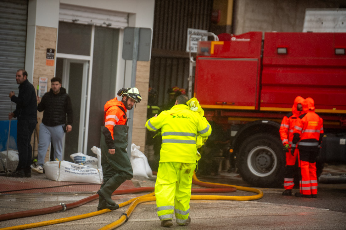 Actuación de la UME en Huétor Tájar (GPMEDIA)