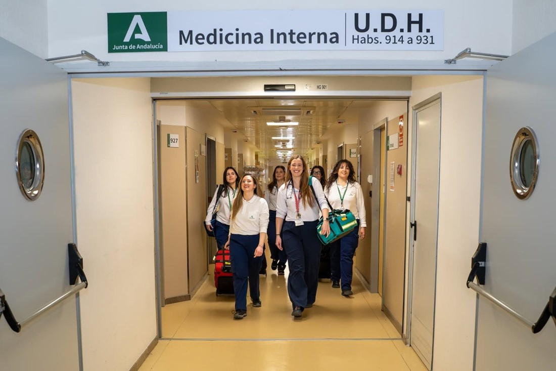 Miembros del equipo de atención a domicilio del Hospital Universitario Virgen de las Nieves de Granada (JUNTA DE ANDALUCÍA)