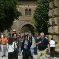 Turistas en la Alhambra, en imagen de archivo (EUROPA PRESS)