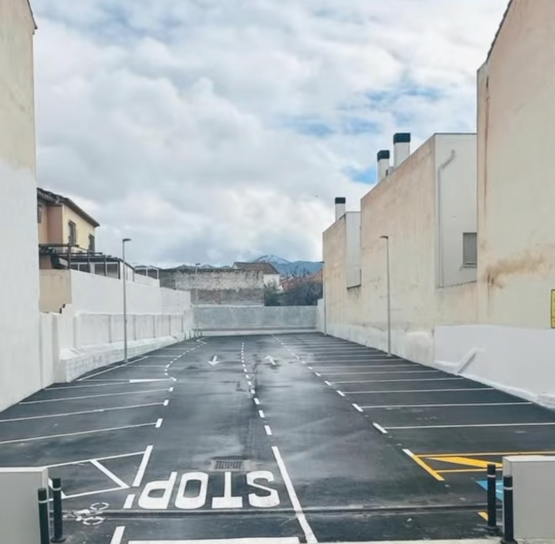 Imagen de carretera cortada al inundarse por el desbordamiento del río Aguas Blancas tras el paso de la borrasca Leonardo la semana pasadab(ÁLEX CÁMARA - EUROPA PRESS)