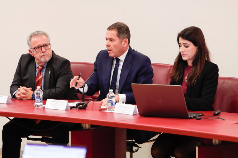 Presentación del informe de la cátedra Pyme (GPMEDIA)