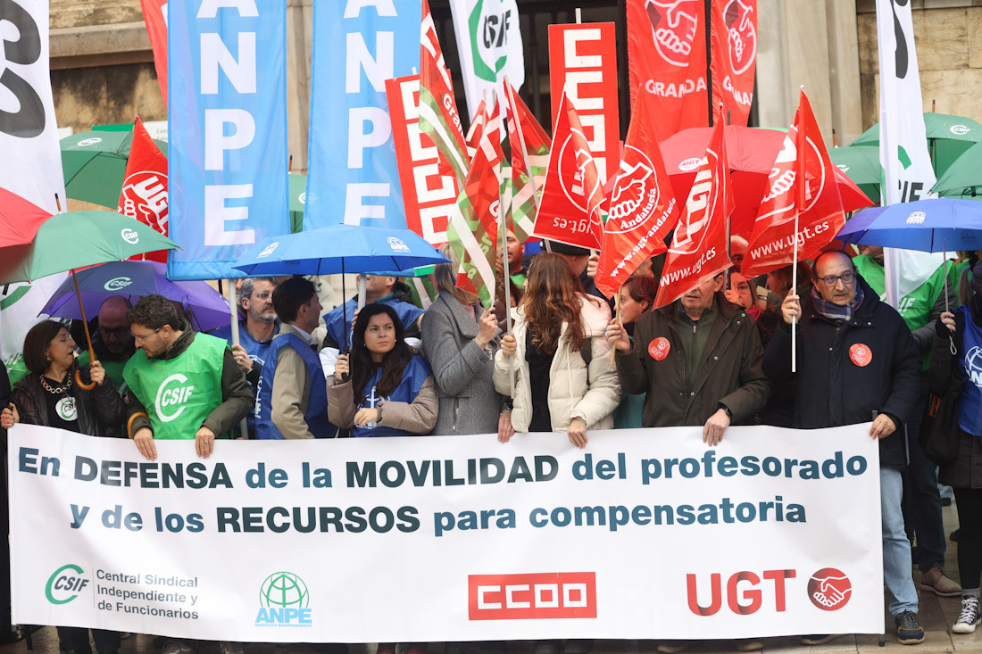 Manifestación ante la Delegación de Educación (GPMEDIA)