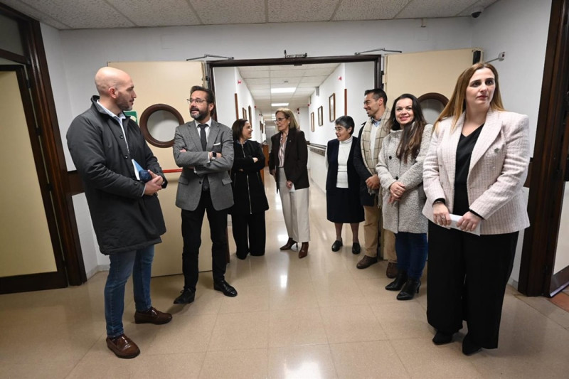 Visita de la Junta de Andalucía a la residencia Sagrada Familia de La Zubia (JUNTA)