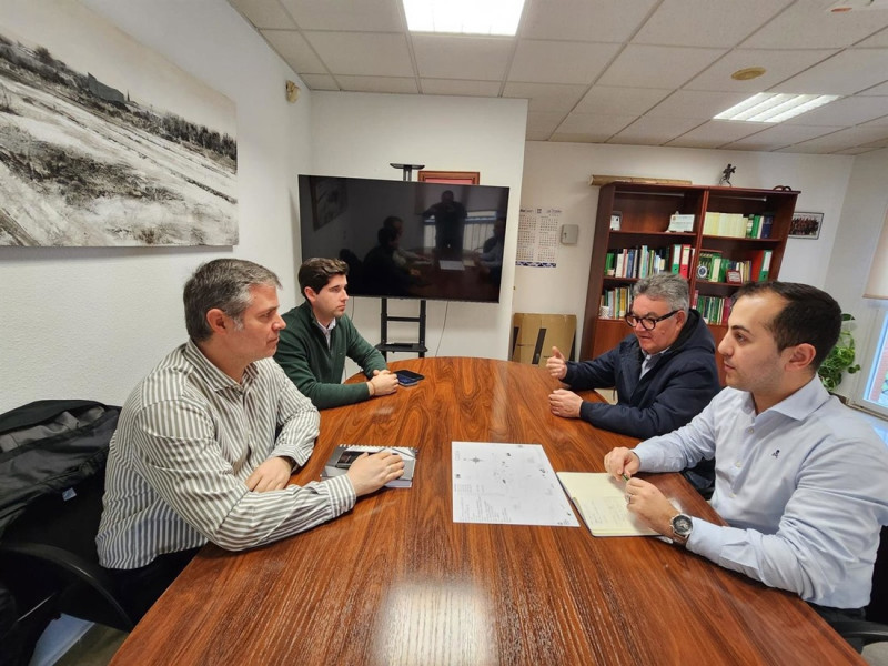 Reunión de Endesa para abordar la situación de la red eléctrica en Chauchina y Cijuela, en el área metropolitana de Granada (ENDESA) Reunión de Endesa para abordar la situación de la red eléctrica en Chauchina y Cijuela, en el área metropolitana de Granada (ENDESA)