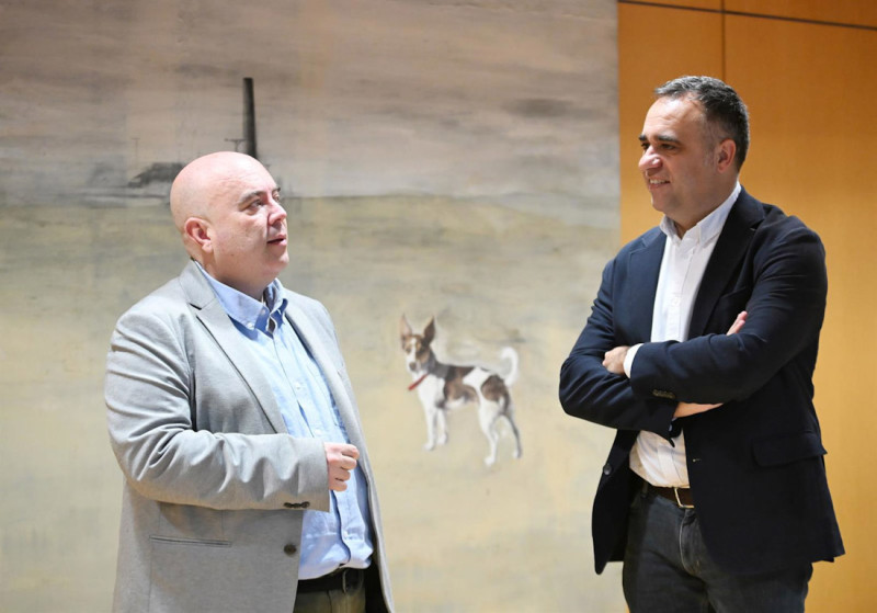 El periodista Fernando Argüelles y el presidente de la Diputación de Granada, Francis Rodríguez (DIPUTACIÓN DE GRANADA) El periodista Fernando Argüelles y el presidente de la Diputación de Granada, Francis Rodríguez (DIPUTACIÓN DE GRANADA)