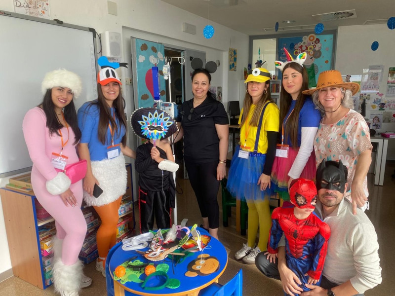 Carnaval en el aula hospitalaria del Hospital Clínico San Cecilio de Granada.
Carnaval en el aula hospitalaria del Hospital Clínico San Cecilio de Granada.
