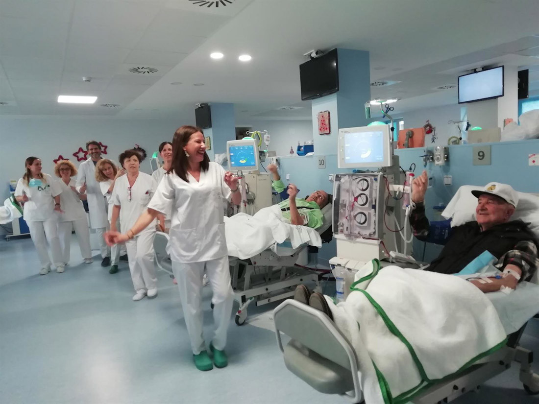 Imagen de archivo de una campaña con pacientes en hemodiálisis (JUNTA DE ANDALUCÍA)
