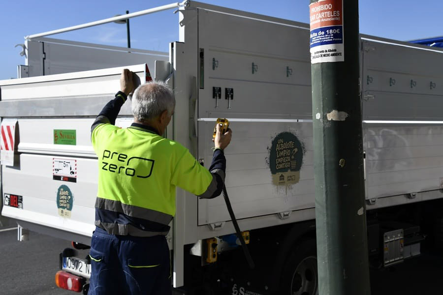 Nuevo camión de recogida de enseres (ALBOLOTE INFORMACIÓN)