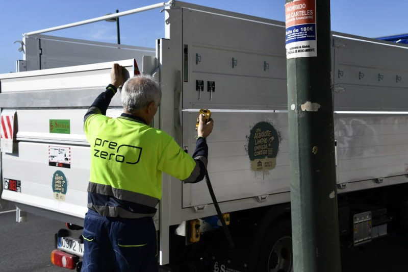 Nuevo camión de recogida de enseres (ALBOLOTE INFORMACIÓN)